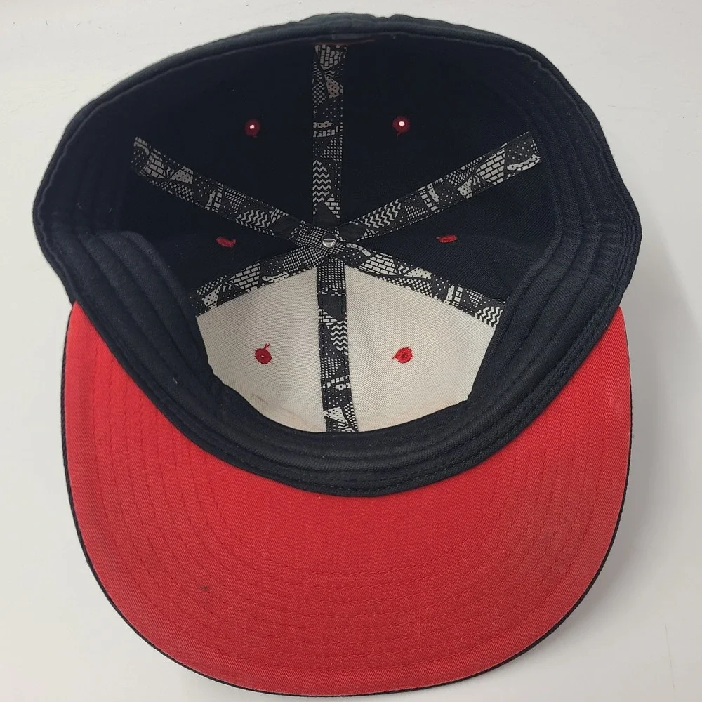 Nike Hat Fitted (Seems M-L) Black Red 6.0 Action Sports Swoosh Logo Skate Men